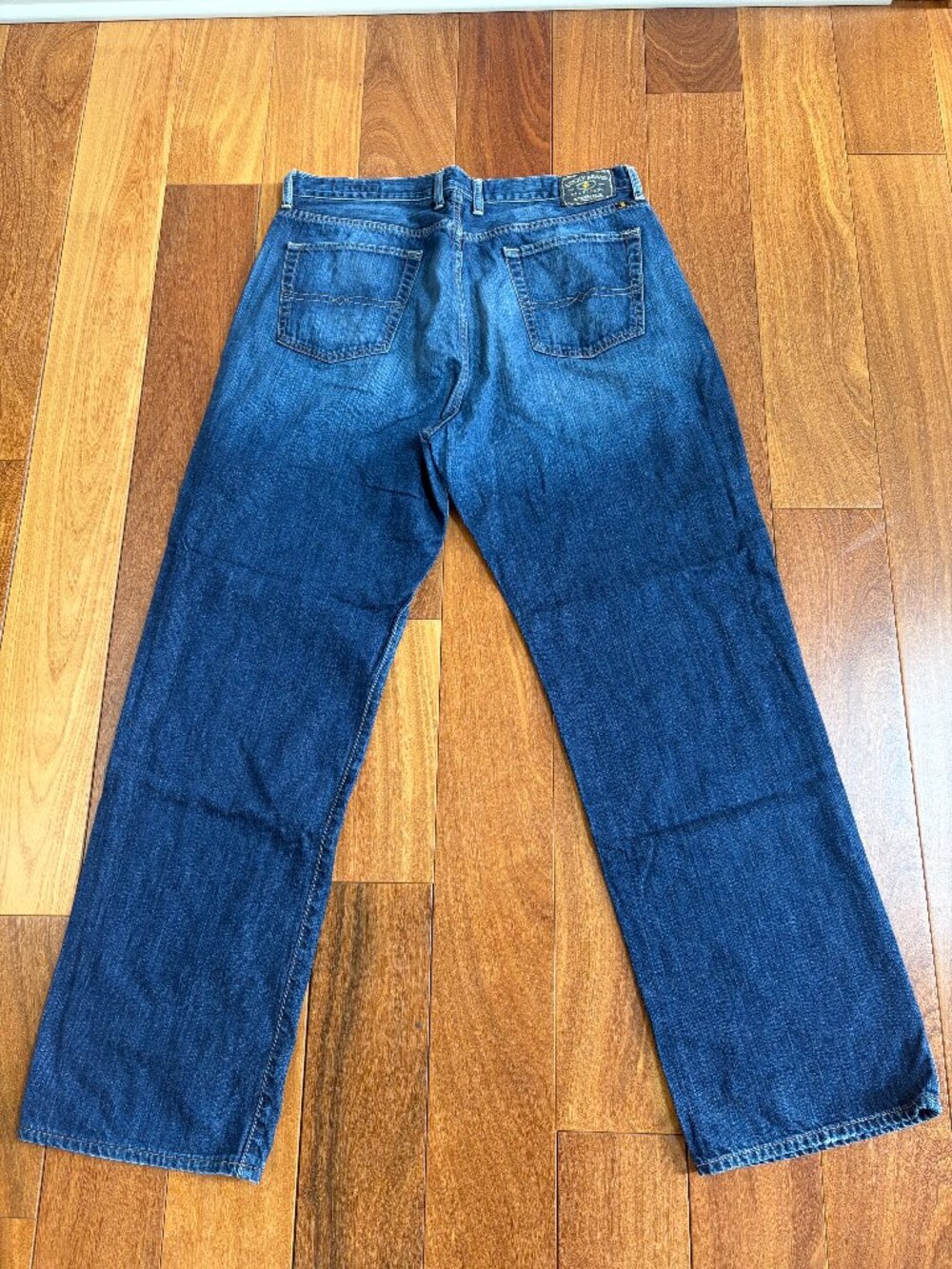 Lucky Brand 181 medium wash 5 pocket relaxed straight leg jean